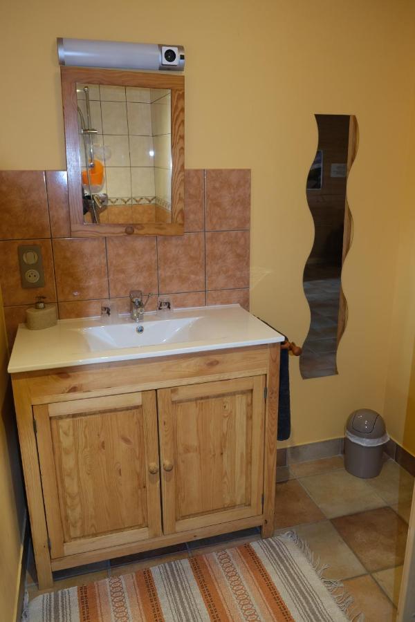 Gite Le Corral Cheminas Luaran gambar